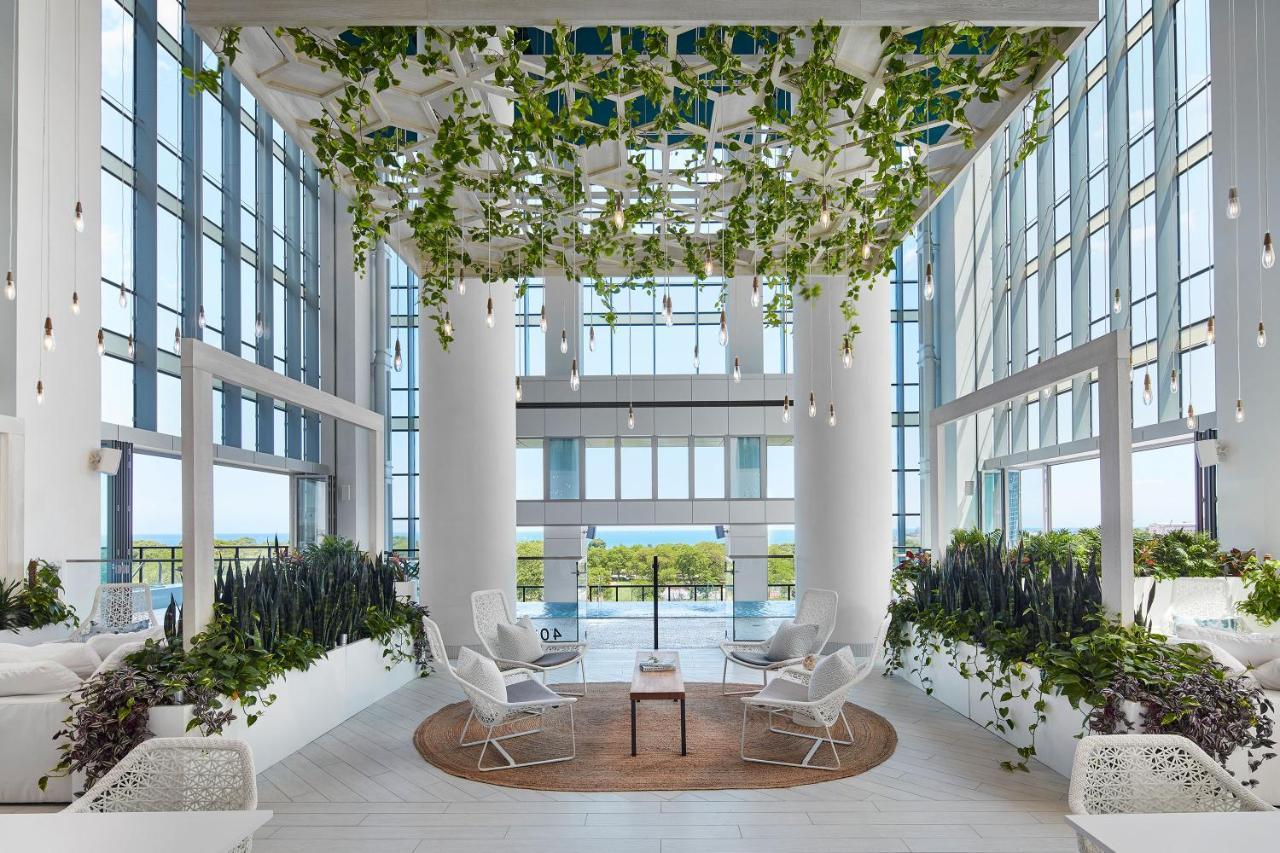 Sentral Michigan Avenue Aparthotel Chicago Buitenkant foto The lobby of the hotel