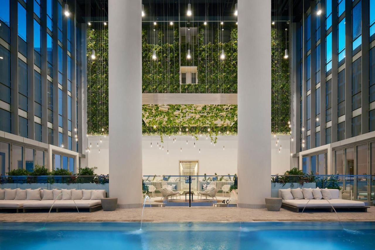 Sentral Michigan Avenue Aparthotel Chicago Buitenkant foto The pool at the Ritz-Carlton, Melbourne